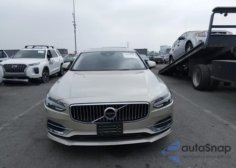 2018 Volvo S90 Hybrid T8 Inscription z USA, uszkodzony, nr VIN LVYBR0AL0JP050700